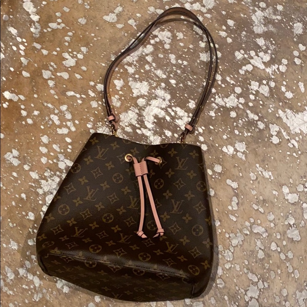 Authentic Louis Vuitton NEONOE